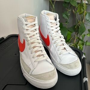 NIKE | MEN'S BLAZER MID 77 VINTAGE SNEAKERS IN PICANTE RED